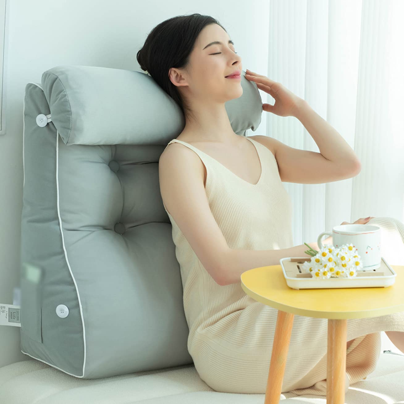 半額・送料込】腰にアプローチ！部屋に馴染む背もたれ三角ローラ